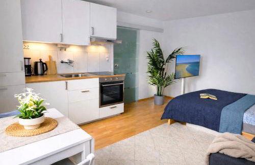 Quiet & Modern Studio near Tram & River Lech - Foto 1