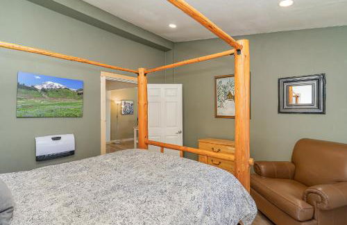 Bear’s Den Hideaway with Hot Tub - Foto 15