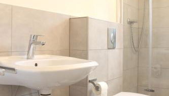 Moderne 1-Zimmer Wohnung mit Terasse, Küche, Bad mit Dusche, TV & WIFI - Foto 5, Shower