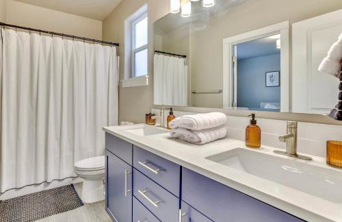 North End blue -Hot Tub - Fire Pit - Downtown -4BR - Photo 32