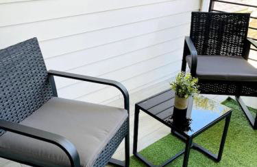 Stylish Retreat - Close to Downtown - Open Layout - Foto 4