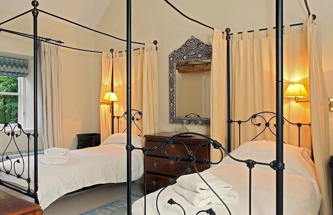 Shipton Cottage - Photo 2