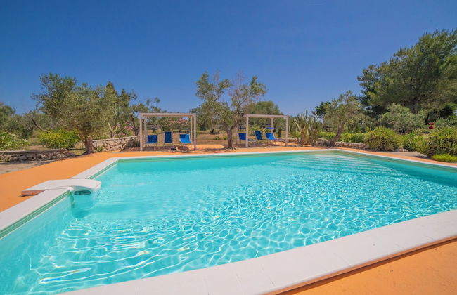 Masseria Le Palmentelle Pool And Garden - Photo 19