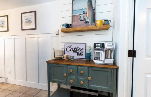 Two Cottages w/ Patios - Close to Beach - Foto 19