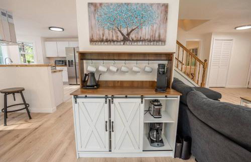 Updated Large River Front Home with Hot Tub - Foto 12