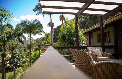 Chalé com Deck e Churrasqueira nas Montanhas - Foto 37