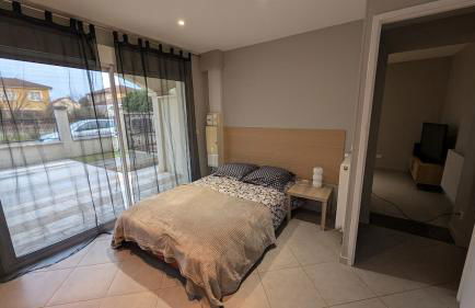 Bel appartement en RDC avec parking - Foto 9