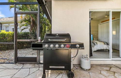 Lazy days and lake views. Beautiful Naples pool home - Foto 35