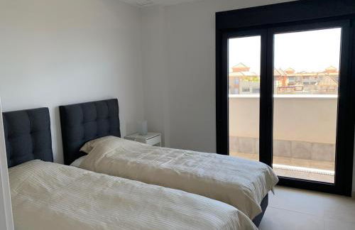 Penthouse with wide terrace next to the ocean - Foto 20