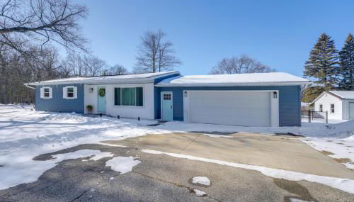 Deck, Fire Pit! Fully Updated Home Near Lake Huron - Foto 3