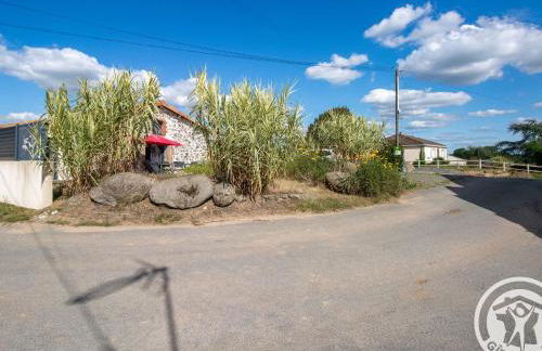 Gîte Moderne et Confortable Proche Cholet, Nantes et Puy du Fou, avec Terrasse et Près d'un Étang - FR-1-622-43 - Photo 18