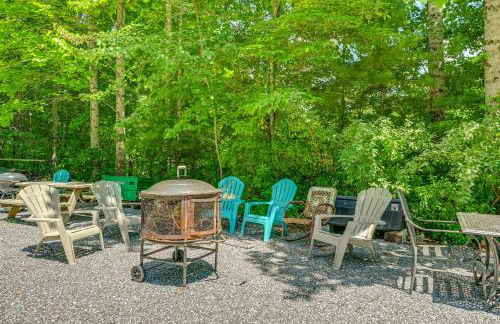 Fireside Relaxation Pet-Friendly Whittier Getaway - Foto 26