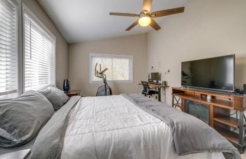 Spacious and Serene Lake Ridge Retreat with Game Room! - Foto 13