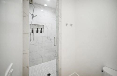 Luxe Family Retreat with Private Pickleball a Large Swim Spa indoor Movie Theatre 2 Outdoor Firepits a Home Gym and more - Foto 33