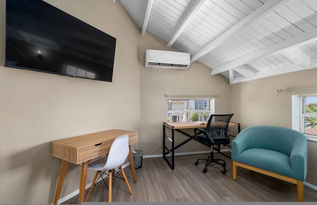 Renovated 4br2ba w Private Pool in Prime Location - Foto 14