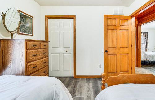 Hike, Fish and Unwind Home with Fire Pit in Woodward! - Foto 17