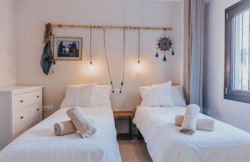 Malaga Beach House, 2 city bikes, 2 children's bikes, WiFi, BIG terrace, BBQ, Family, Childfriendly - Photo 12