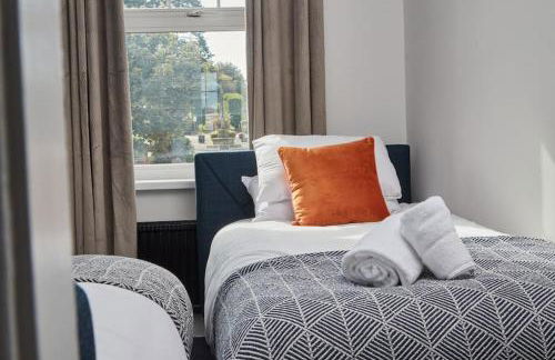 Cosy 3-Bedroom House in Seaham - Street Parking - Photo 23