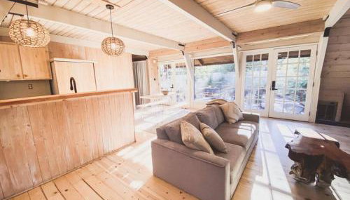 Clarity Cabin A-Frame Sanctuary w Hot Tub Fireplace Grill AC Hammock Chairs Fire Pit Pets OK - Foto 4