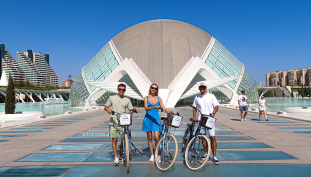 Tour privado de medio día en bicicleta por Valencia - Foto 4