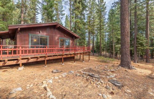 Cozy Pet-Friendly Cabin w Fenced-In Yard Close to Slopes Beach Town - Foto 24