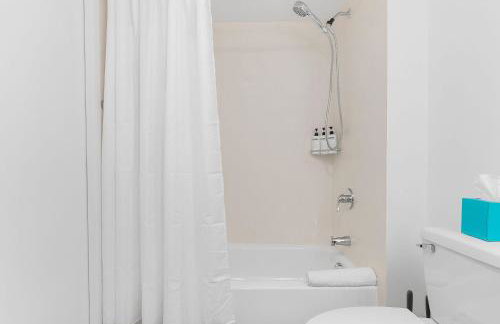 Lodgeur Denton - next to Rayzor Ranch, hospitals, close to UNT - Foto 69