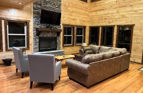 * * 4 Master Bedrooms, Views, Theater, Arcade, EVC - Photo 9