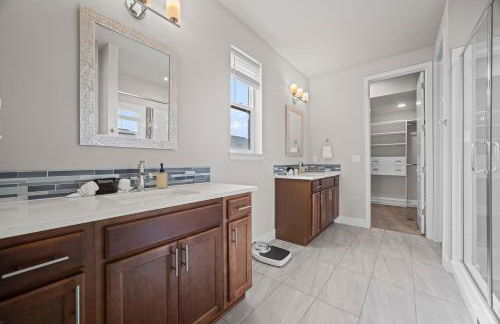 Rooftop Sunset Escape BBQ & Billiards Sleeps 8 - Foto 44