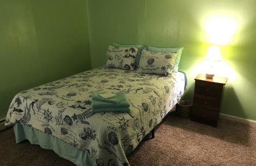 Rustic BEACH FRONT Basement Apt, Pet Friendly Wi-Fi apts - Foto 16