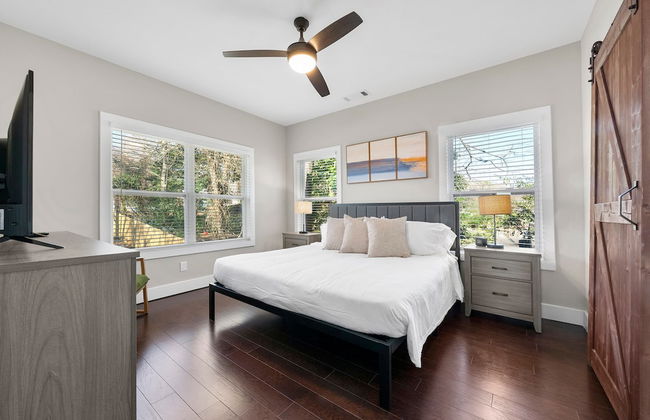 New Luxury Family Friendly Home Centrally Located - Foto 24