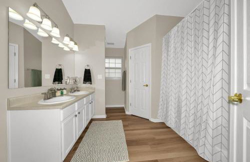 Luxurious Grand Park Family Home with Game Room and XBox - Foto 24