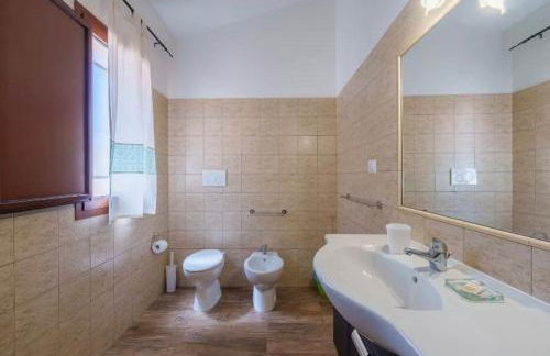 agriturismo gli olivastri appartamento raggio di sole , con piscina e vista mare ,climatizzatore,wifi - Photo 9