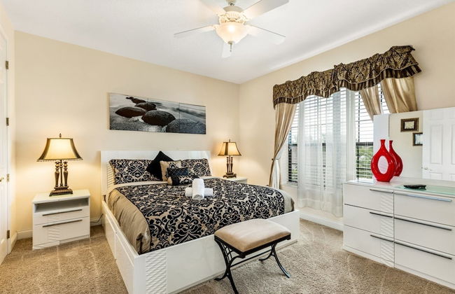 Stunning Large 7 bed Home With Private Pool, Spa, Balcony, Cinema Room, Fitness Suite and Able to see the Disney Fireworks - 467 - Foto 2