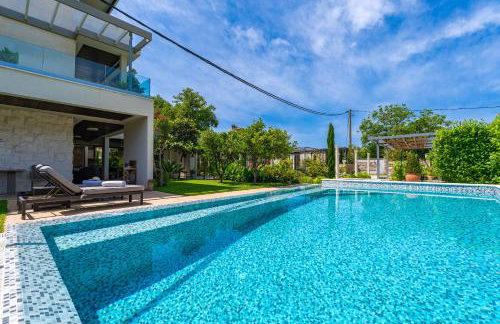 Villa Dolores Apartments - Photo 4