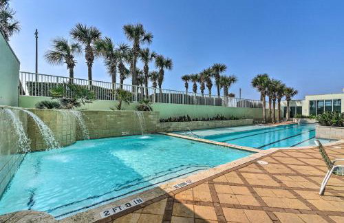 Walk to Galveston Beach Family Condo with Pool - Foto 2