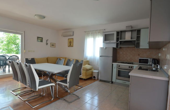 Capacious Holiday Home in Maslenica - Foto 8