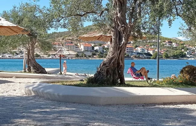 Coastal Apartment - Sleeps 6, Balcony & Parking - Foto 32