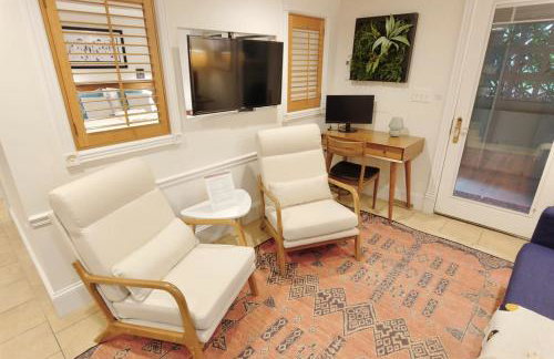 Capitol Hill Delight With Patio - Photo 9