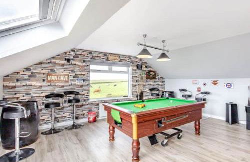 Tigh Na Mhor , Hot Tub , Games Room , 5 Bedroom ,Sleeps 13 , Large Villa - Photo 12