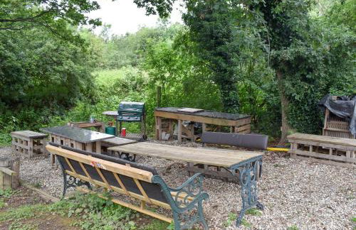 Shepherds Hut 3 At Laddingford - Uk32532 - Foto 17