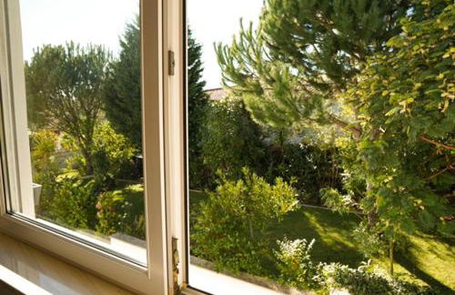 Edles Apartment in Architektenvilla mit großem Pool, Sauna, Dachterrasse und malerischem Garten - Foto 13