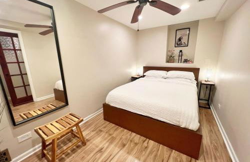 The Banksy-Free Parking -4 bedroom w King bed- Firepit Rooftop near United Center - Foto 44