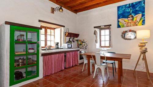 Bohemian Art House - 2BR in Yaiza & Garden - Photo 4