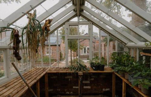 The Carriage House by Birch Stays - Photo 52