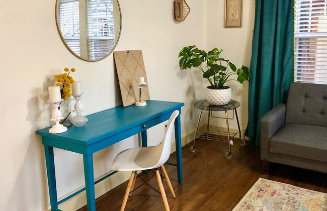 Evie's apartment - Photo 61