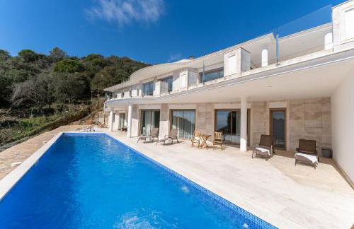 Gran Piscina Hidromasaje playa privada y sauna - Foto 8