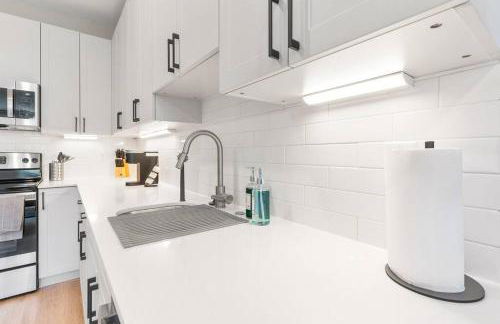 Modern 1-BD - Pier Views - Near Old City - Foto 26