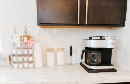 Downtown Escape - Backyard, Game room and Free Parking - Foto 50