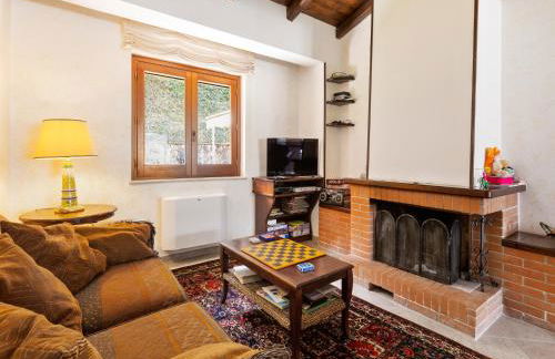 Valley View Villa in San Mango D'aquino with Hot Tub - Foto 25