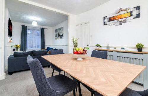 2 Bedroom House, 5 Single Beds, Fast WiFi - Photo 8